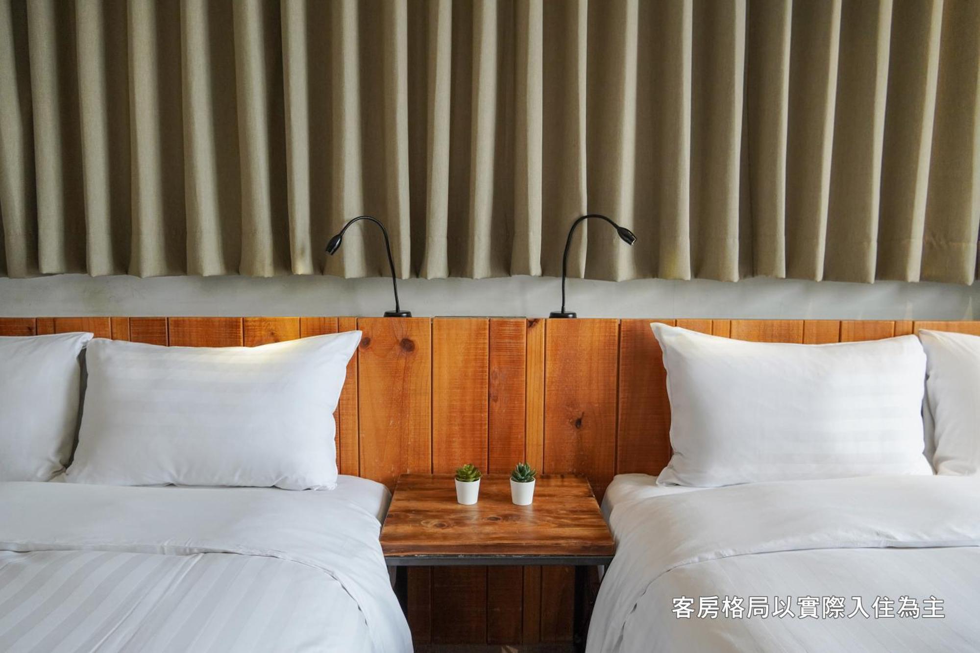 Central Land Hotel Taichung Bagian luar foto