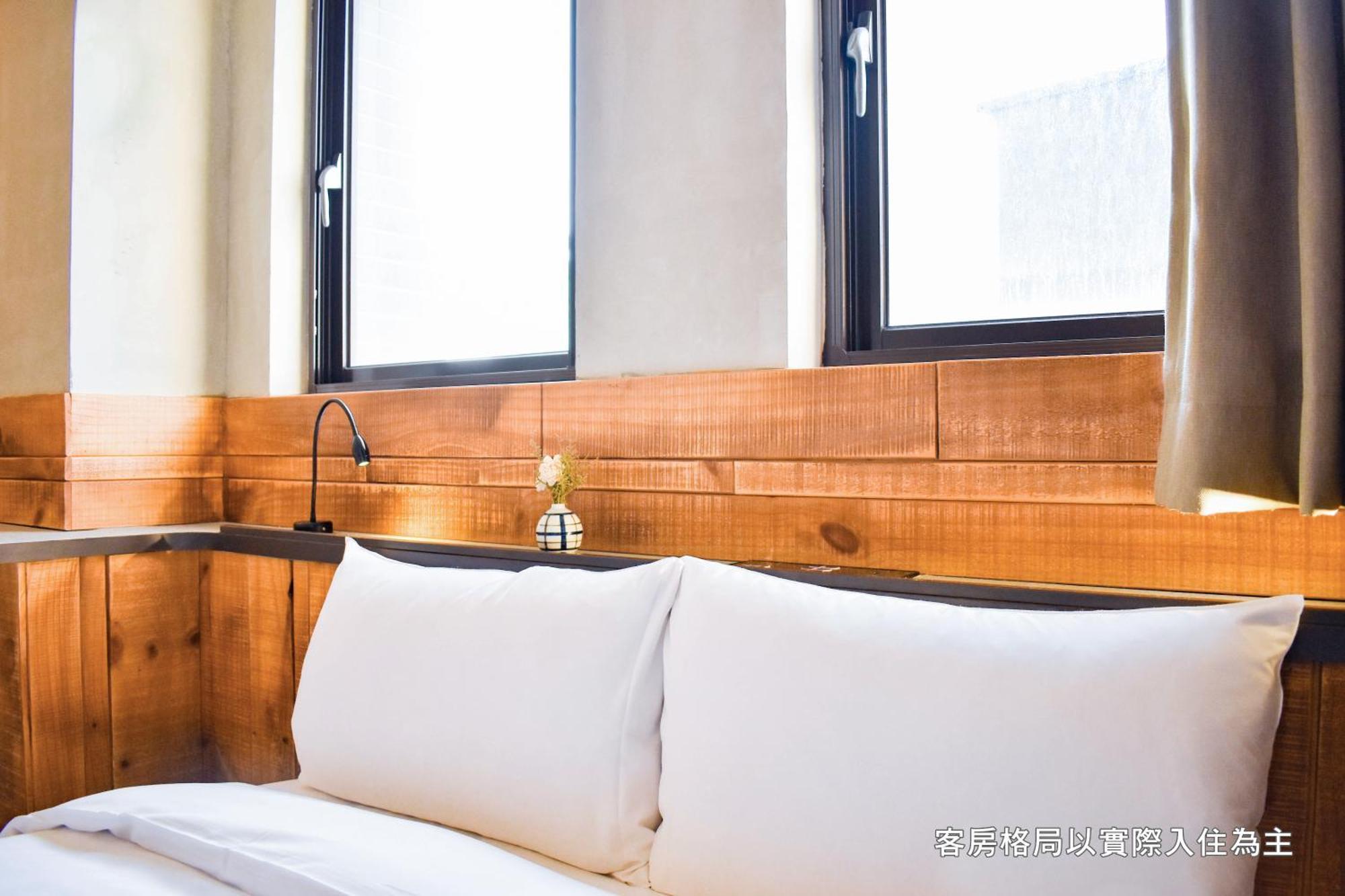 Central Land Hotel Taichung Bagian luar foto