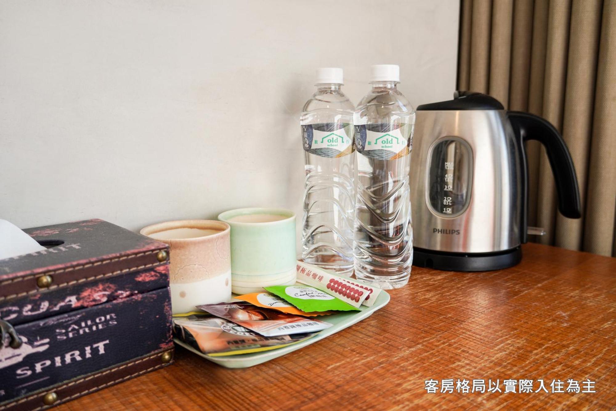Central Land Hotel Taichung Bagian luar foto
