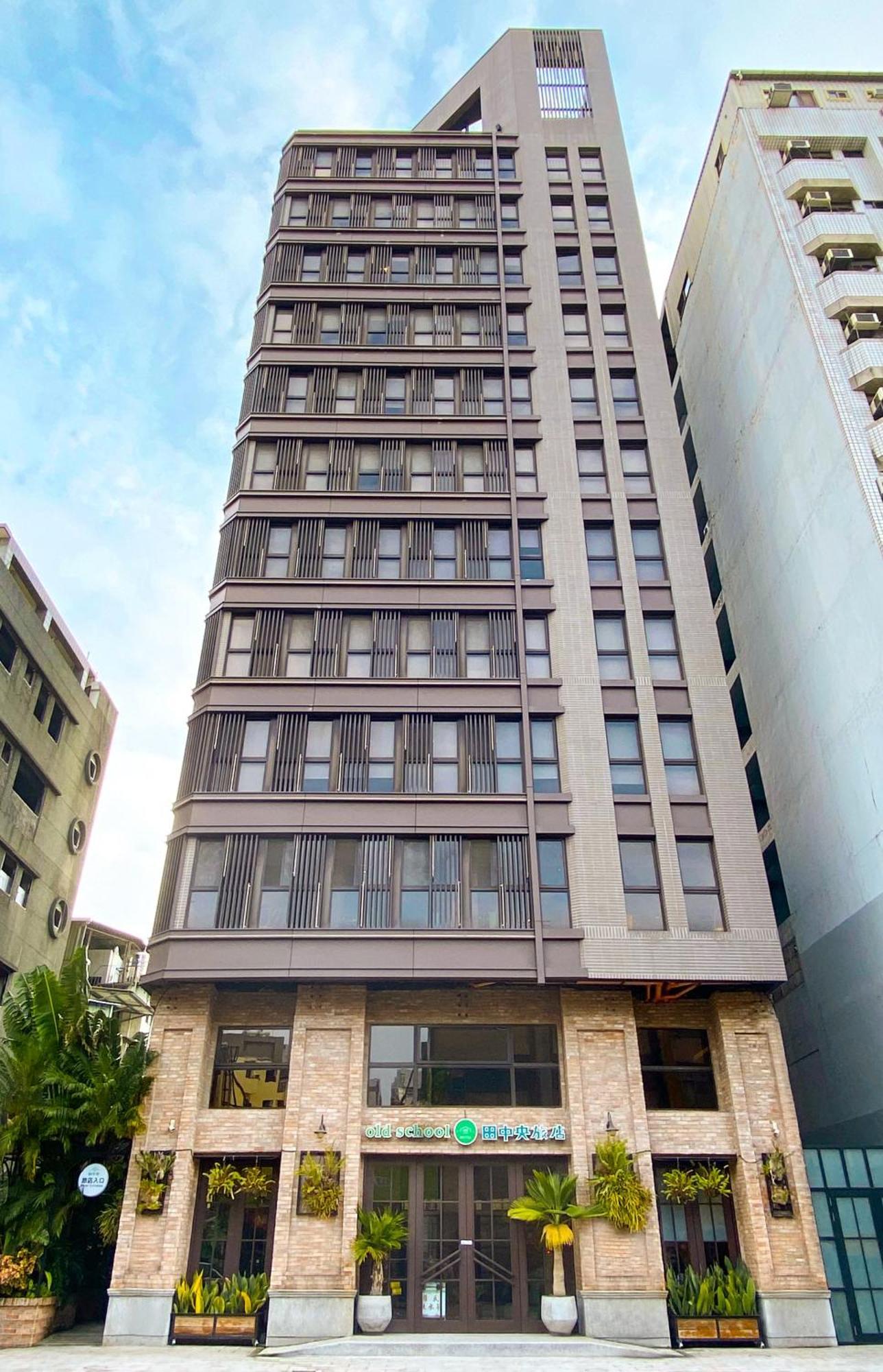 Central Land Hotel Taichung Bagian luar foto