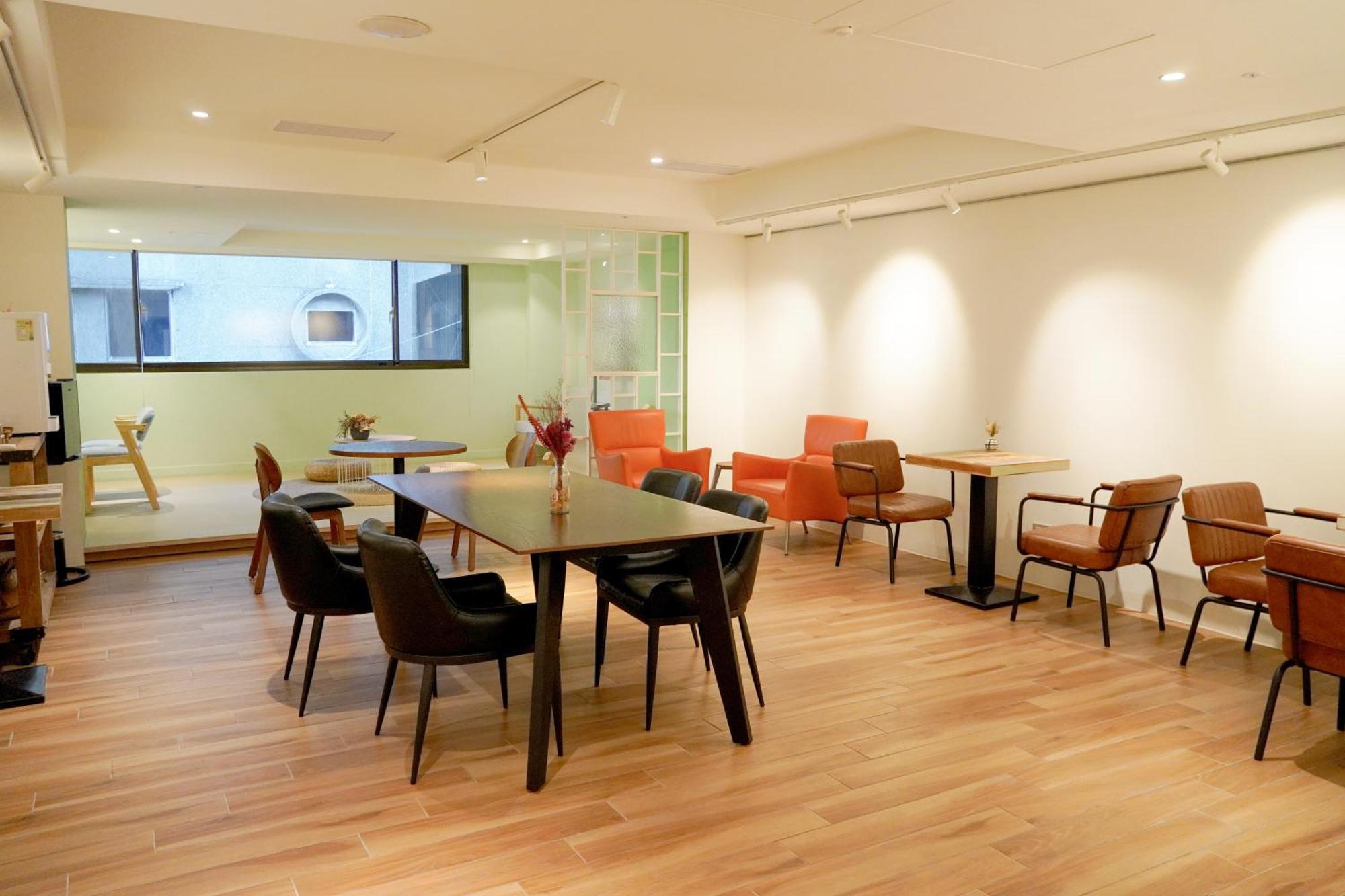 Central Land Hotel Taichung Bagian luar foto