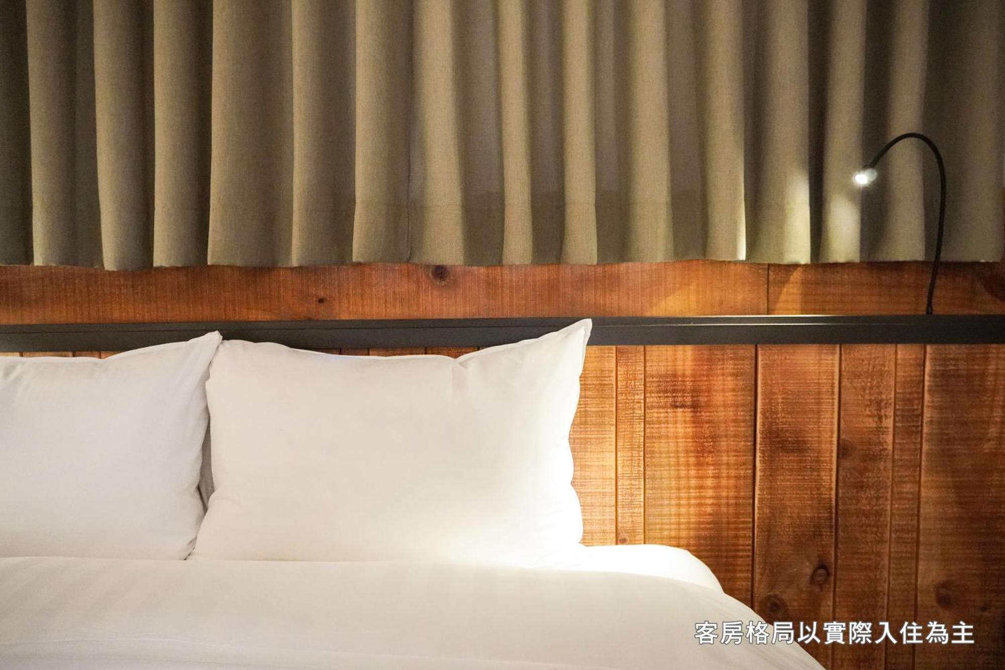 Central Land Hotel Taichung Bagian luar foto