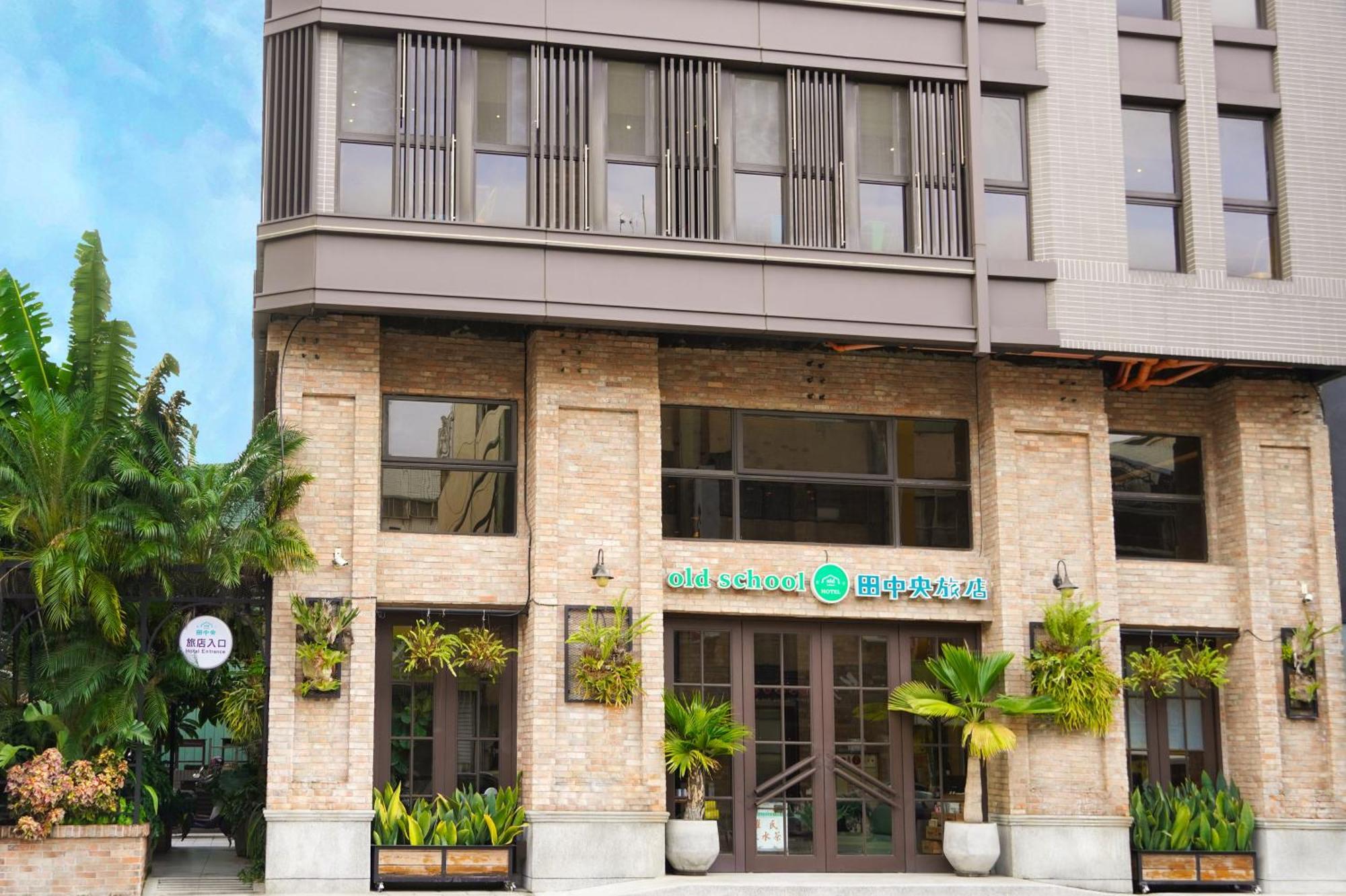 Central Land Hotel Taichung Bagian luar foto